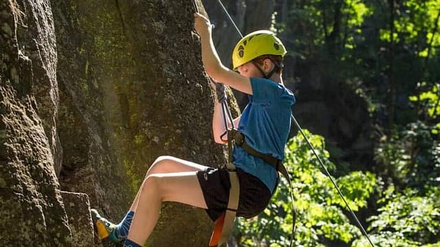 rockclimbing-solo-1-1.jpg